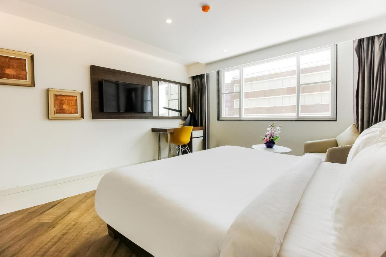 Palette - Hotel Kass Khapri ภายนอก รูปภาพ