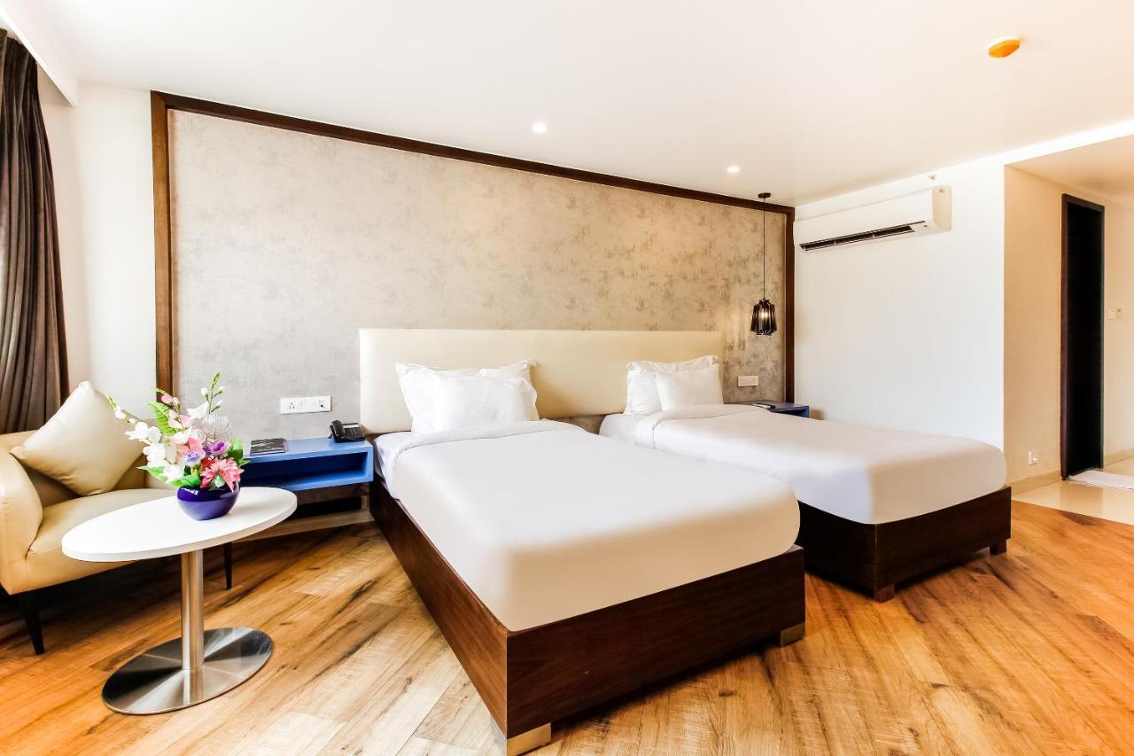 Palette - Hotel Kass Khapri ภายนอก รูปภาพ