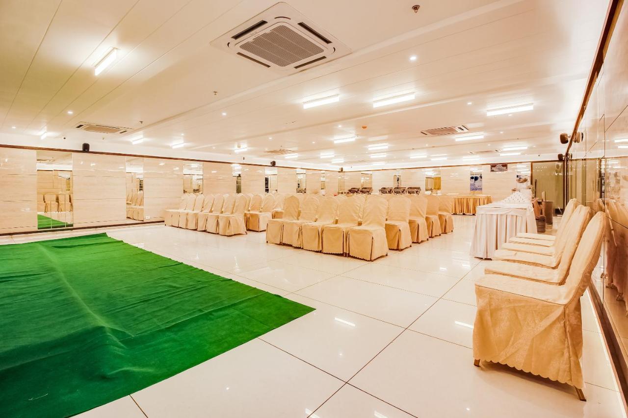 Palette - Hotel Kass Khapri ภายนอก รูปภาพ